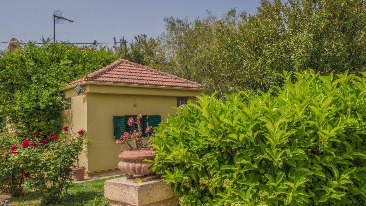 Sylvia'S Guest House Kavrokhorion ภายนอก รูปภาพ